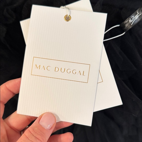 Slaying V-neckline A-line Dress by Mac Duggal - Picture 4 of 6